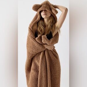 UO Home Brown Bear Sherpa Blanket